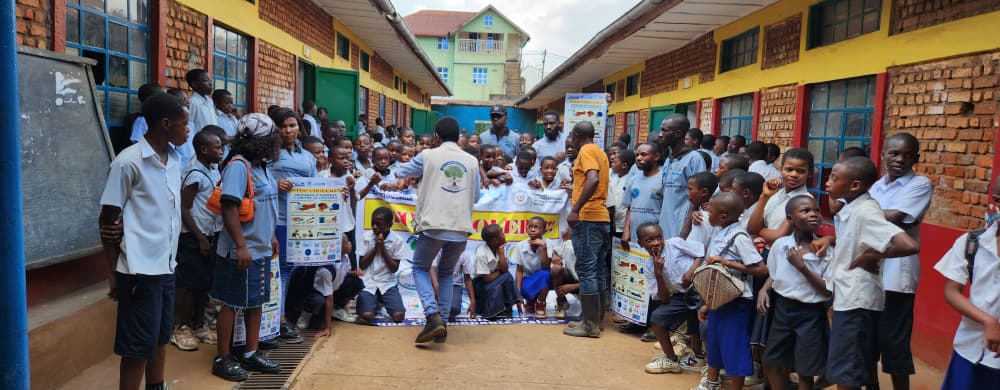 PROGRAMME DE SENSIBILISATION SUR LA LUTTE CONTRE LES MALADIES DES MAINS SALES (CHOLERA)